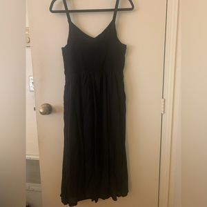 LIKE NEW Old Navy Black Tea Length Dress with Ribbed Back